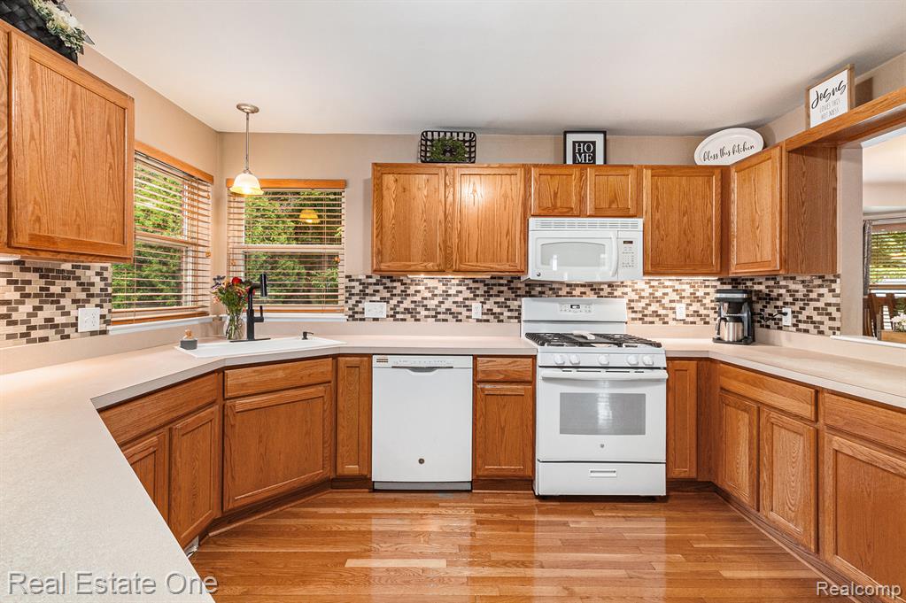 22754 Fawn Road Trenton, MI 48183 - Photo 10 of 41 Gallery Image 10