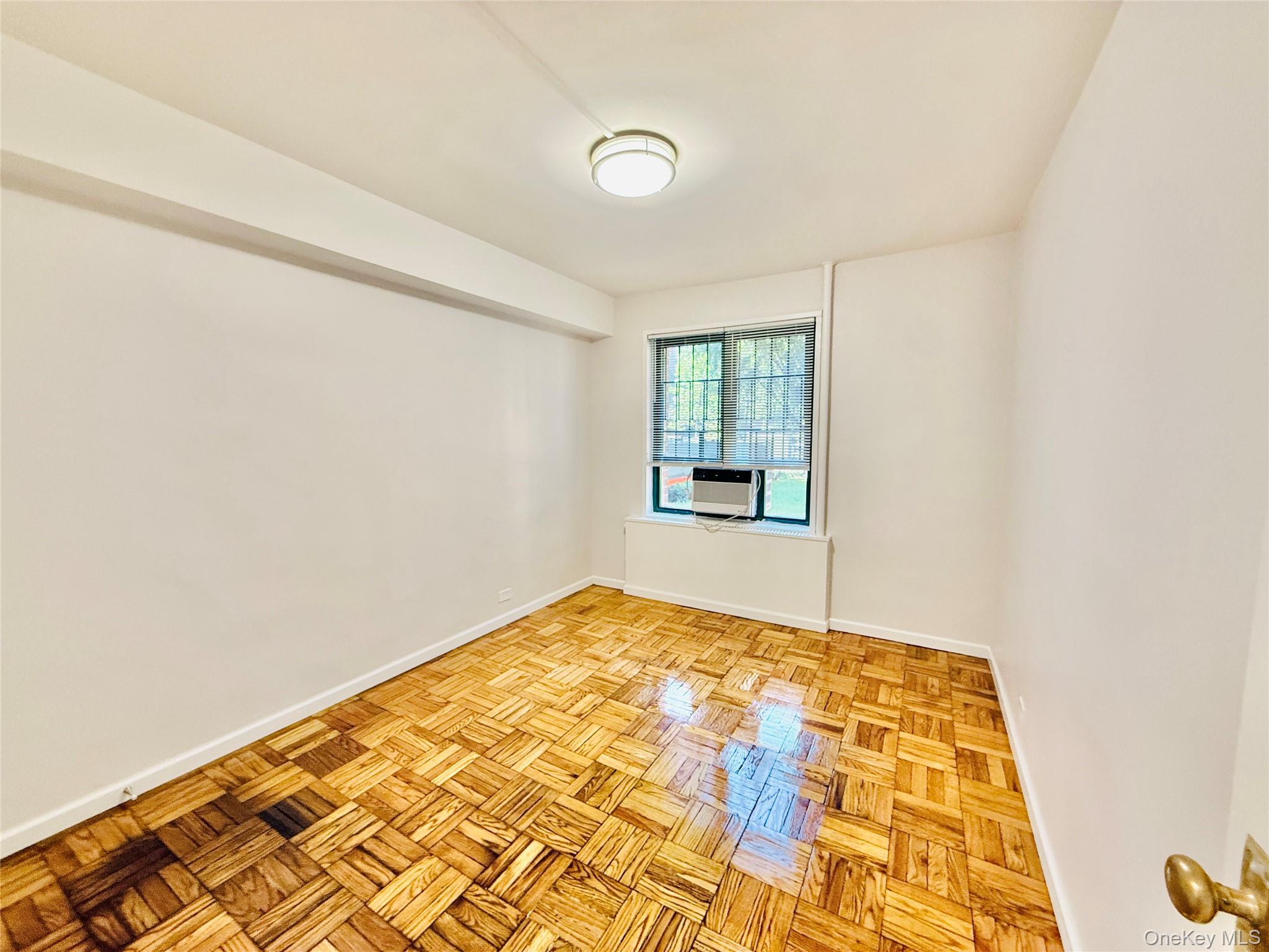 1562 Unionport Road, Unit MD Bronx, NY 10462 - Photo 5 of 6 Gallery Image 5