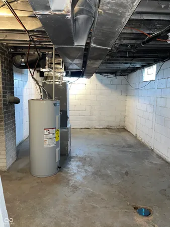 $875 | 628 North Oxford Street, Indianapolis, IN 46201