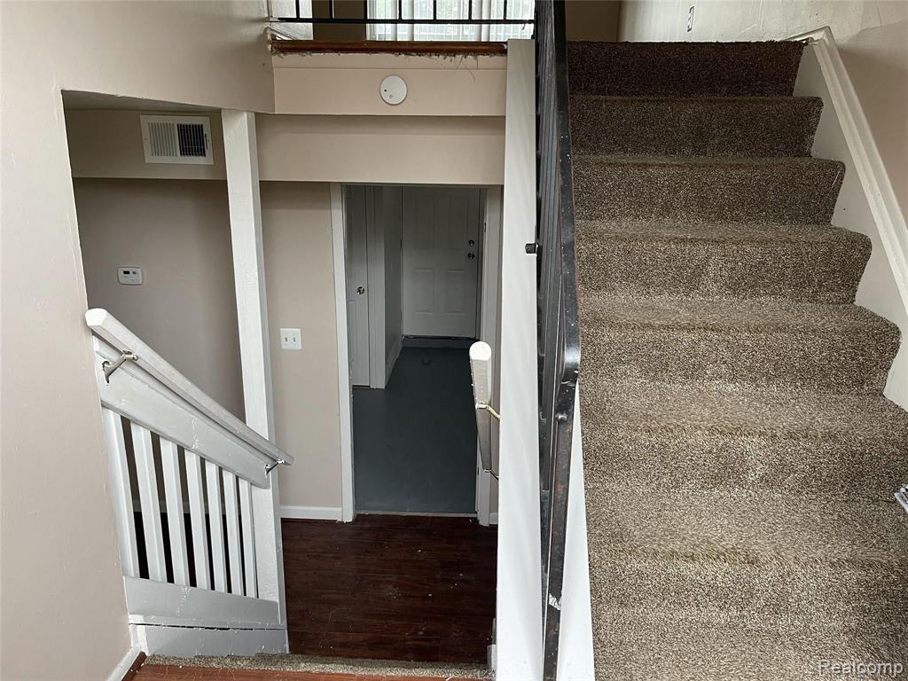 5418 Harding Street Dearborn Heights, MI 48125 - Photo 4 of 15