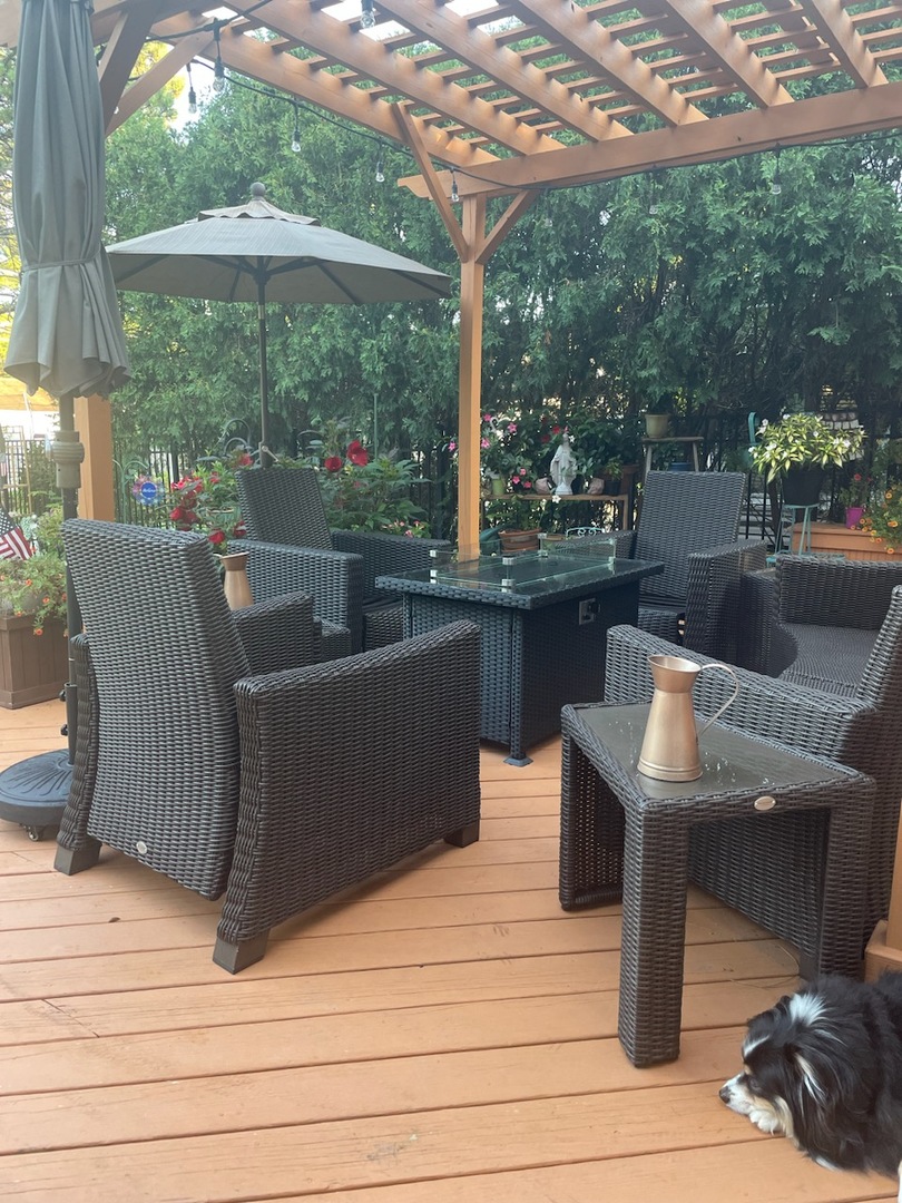 Undisclosed Address Park Ridge, IL 60068 - Photo 24 of 25 a view of outdoor space with seating
