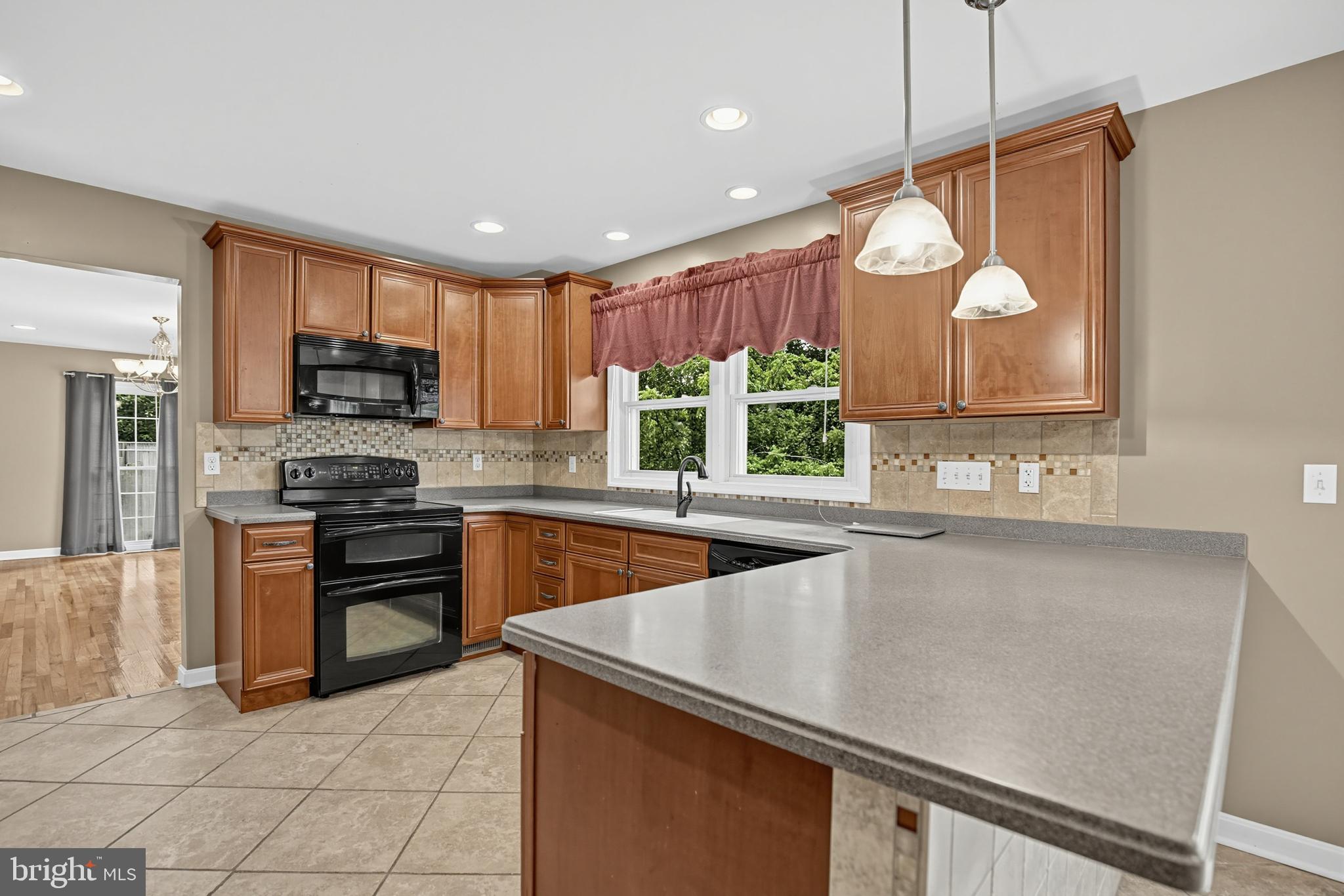 9430 Solomons Island Road North Owings, MD 20736 - Photo 10 of 36 Gallery Image 10