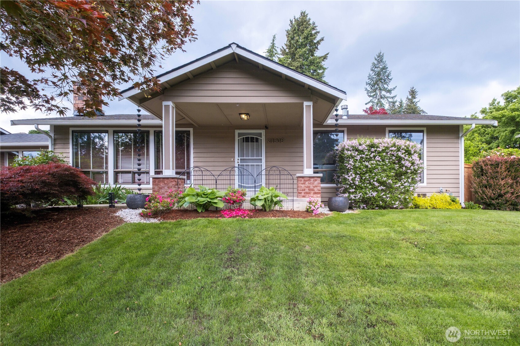 21906 Old Poplar Way Brier, WA 98036 - Photo 2 of 35