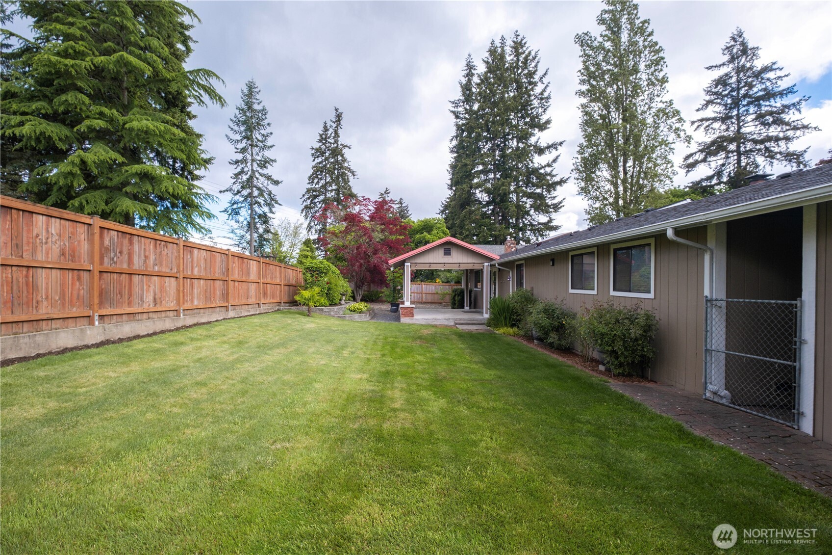 21906 Old Poplar Way Brier, WA 98036 - Photo 32 of 35