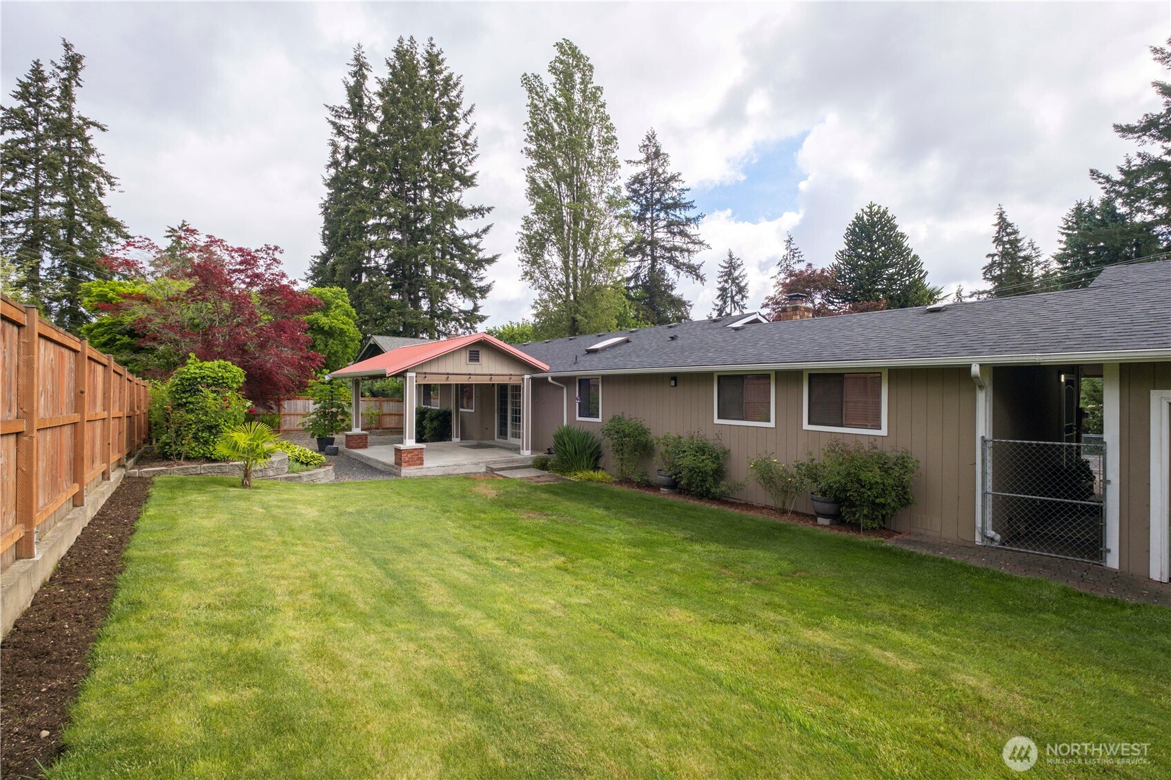 21906 Old Poplar Way Brier, WA 98036 - Photo 33 of 35