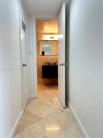 $475,000 | 345 Ocean Drive, Unit 1022, Miami Beach, FL 33139