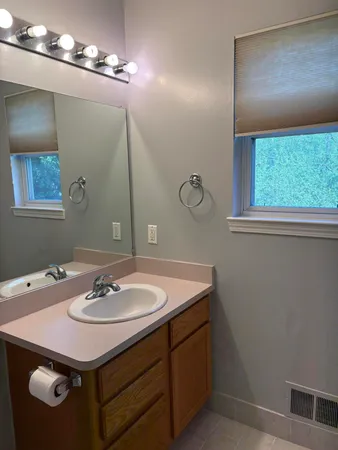 $295,000 | 38320 Saratoga Circle, Farmington Hills, MI 48331