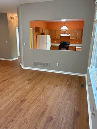 $295,000 | 38320 Saratoga Circle, Farmington Hills, MI 48331