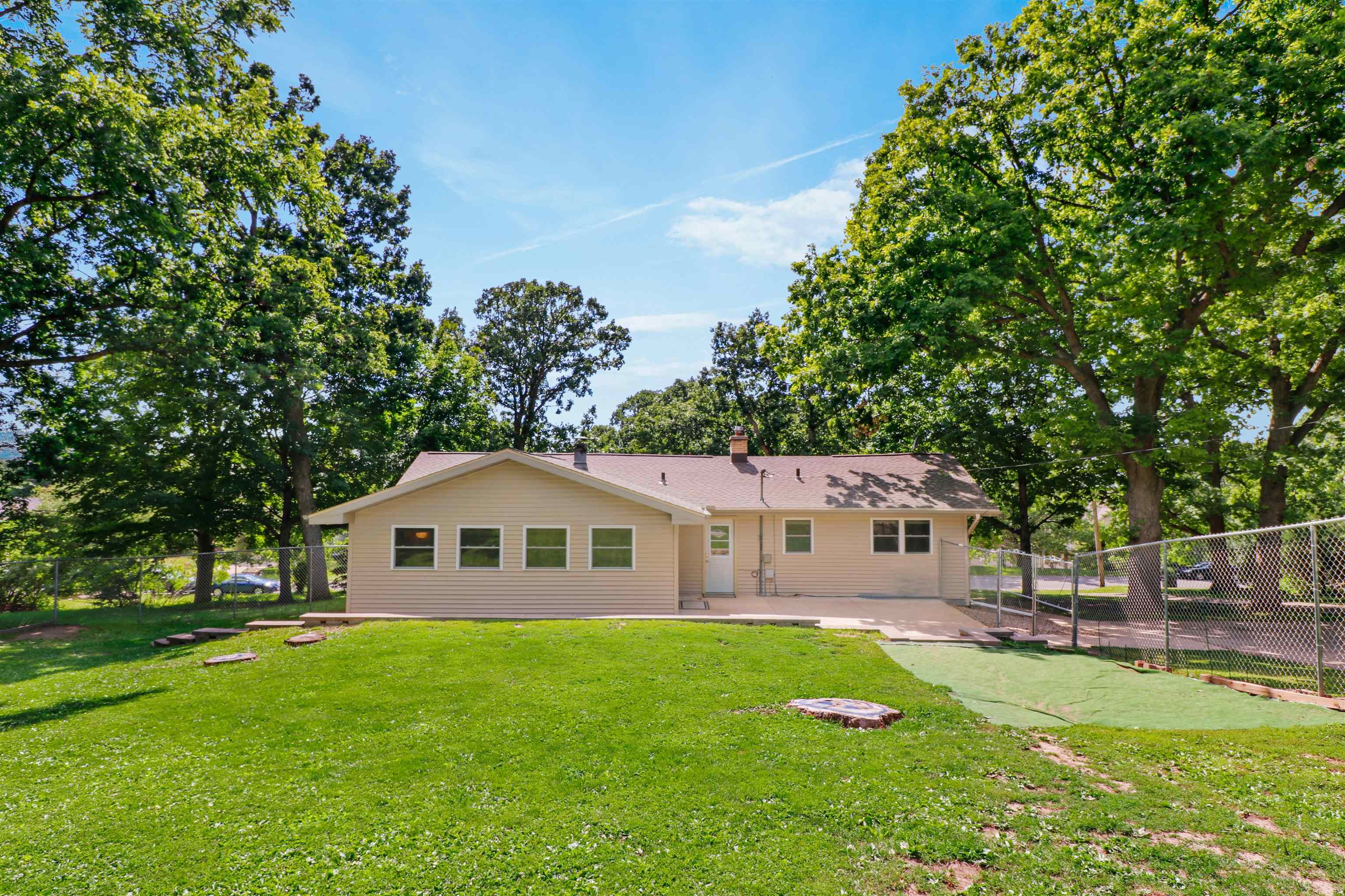 4990 Bultman Road Madison, WI 53704 - Photo 37 of 41
