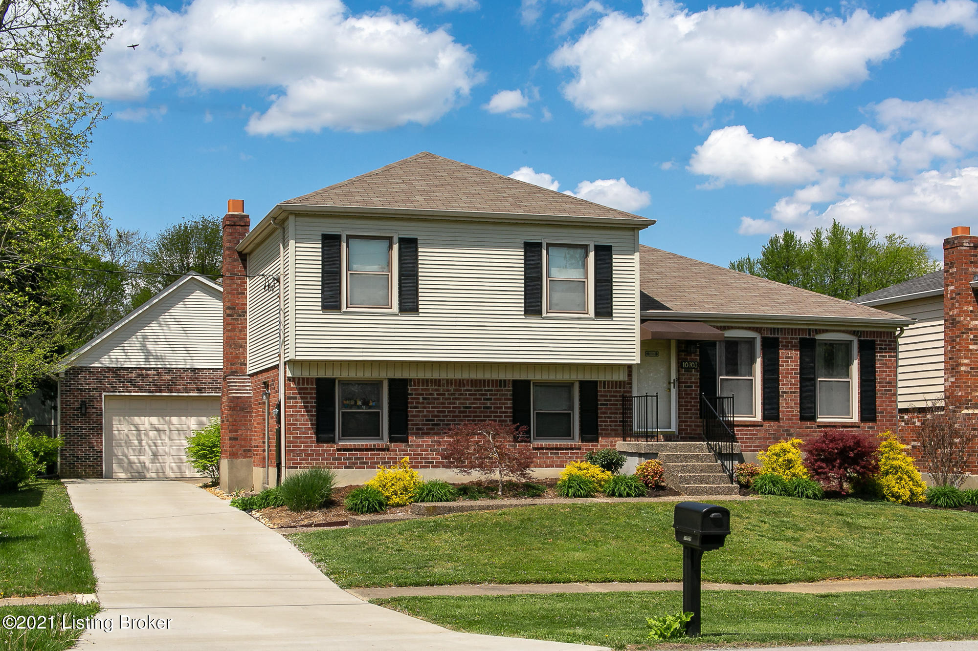 10703 St Rene Road Louisville, KY 40299 - Photo 1 of 37 10703 Saint Rene Rd-1