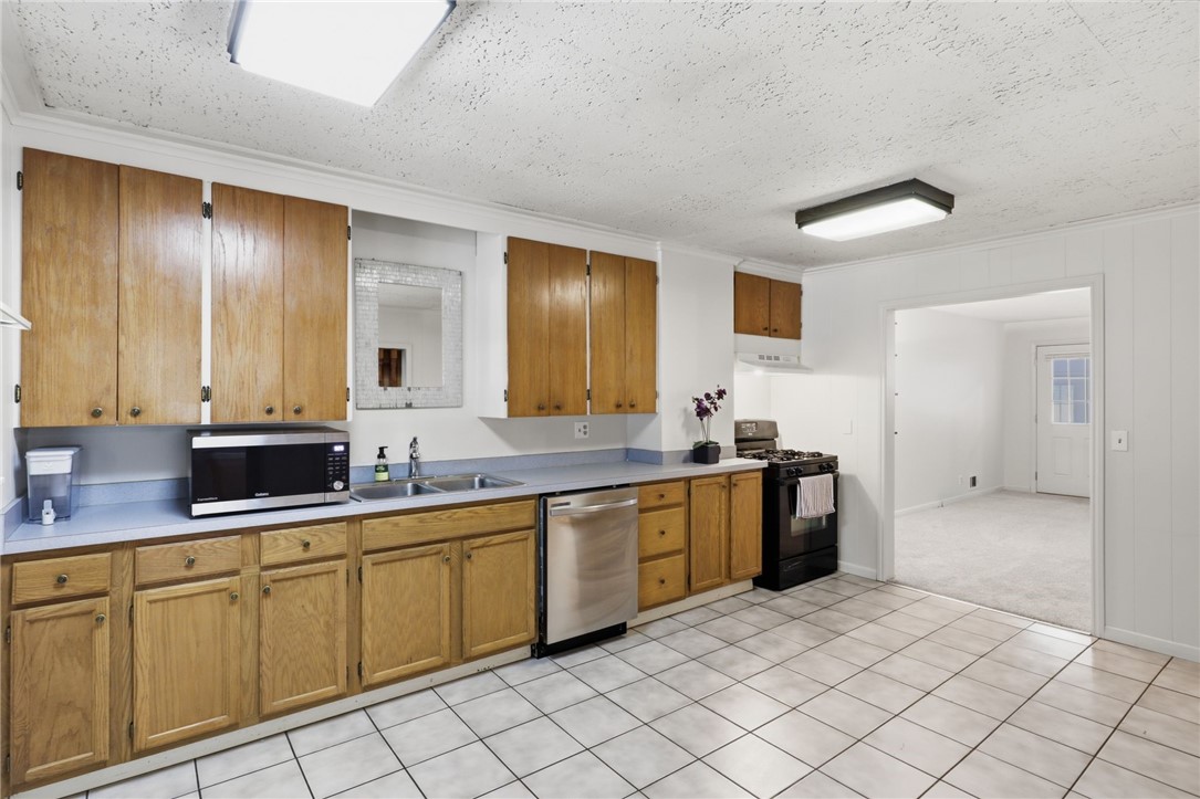 703-705 Holt Road Webster, NY 14580 - Photo 8 of 33