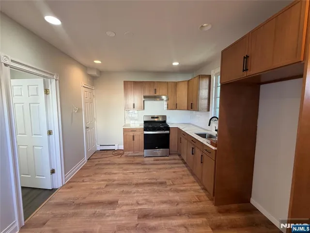 $3,500 | 530-532 East 25th Street, Paterson, NJ 07514