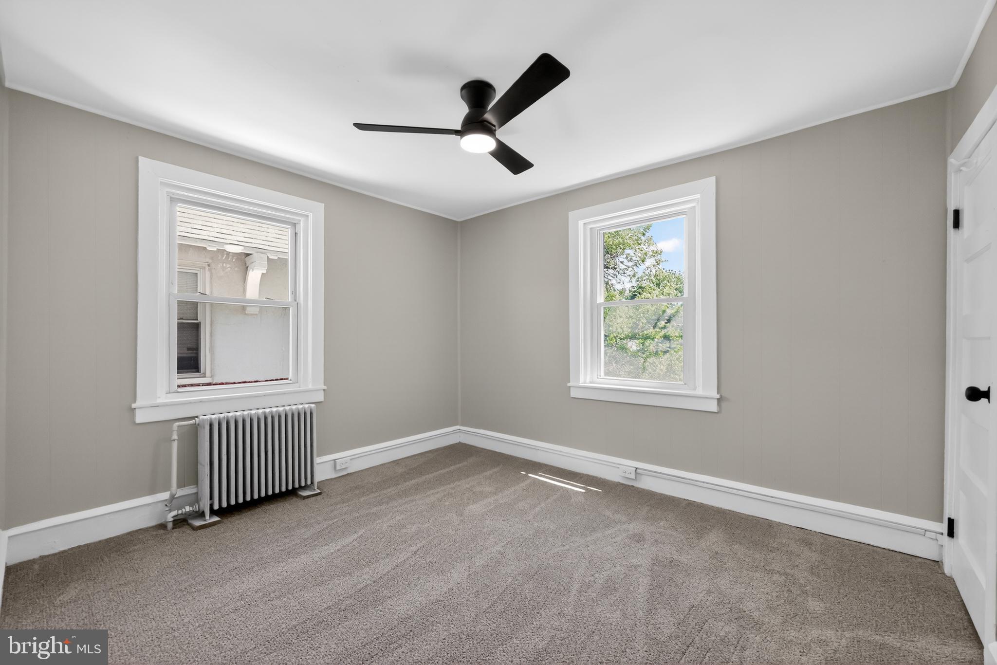 37 East Mowry Street Chester, PA 19013 - Photo 8 of 14