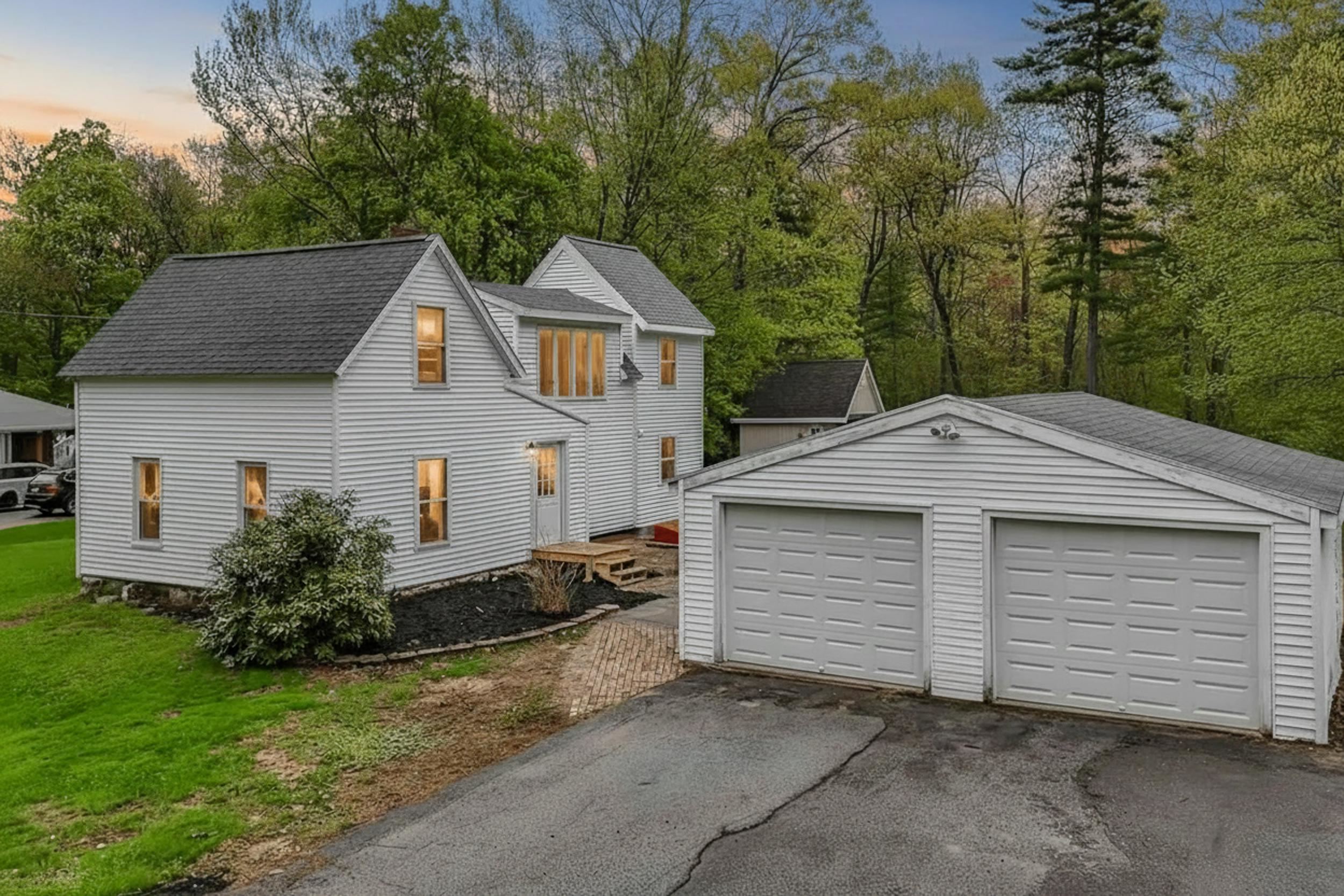 1299 Lake Shore Road Manchester, NH 03109 - Photo 1 of 35