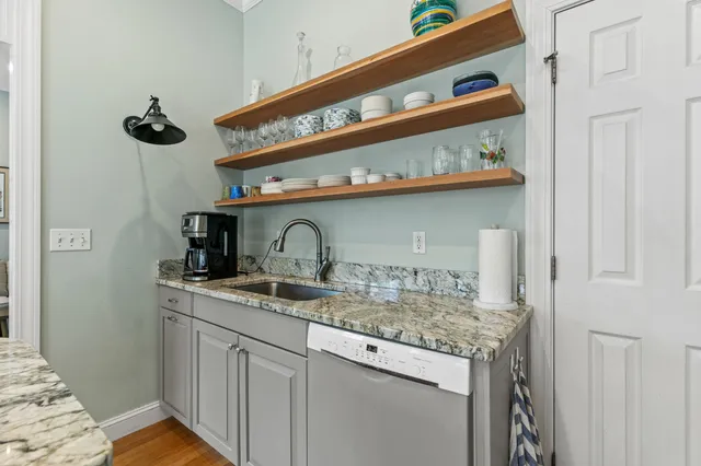 $725,000 | 9 Gables Drive, Unit 9, Yarmouth, ME 04096