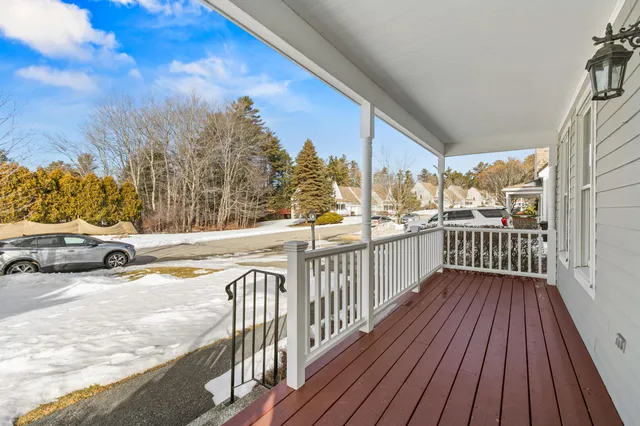 $725,000 | 9 Gables Drive, Unit 9, Yarmouth, ME 04096