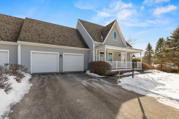 $719,000 | 9 Gables Drive, Unit 9, Yarmouth, ME 04096
