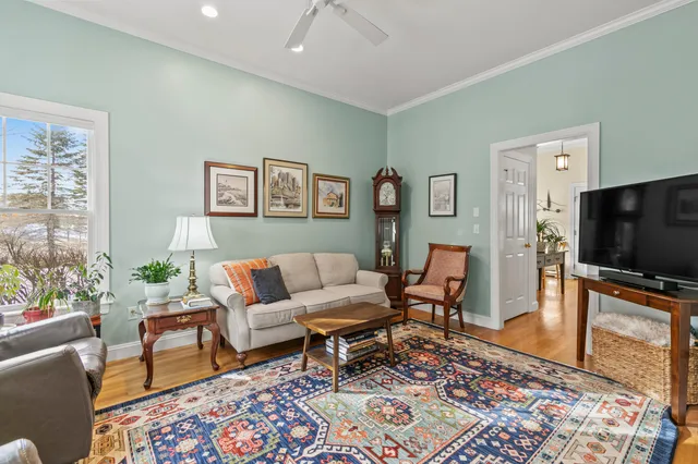 $725,000 | 9 Gables Drive, Unit 9, Yarmouth, ME 04096