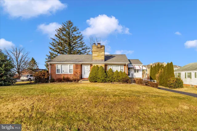 a view of a house with a outdoor space