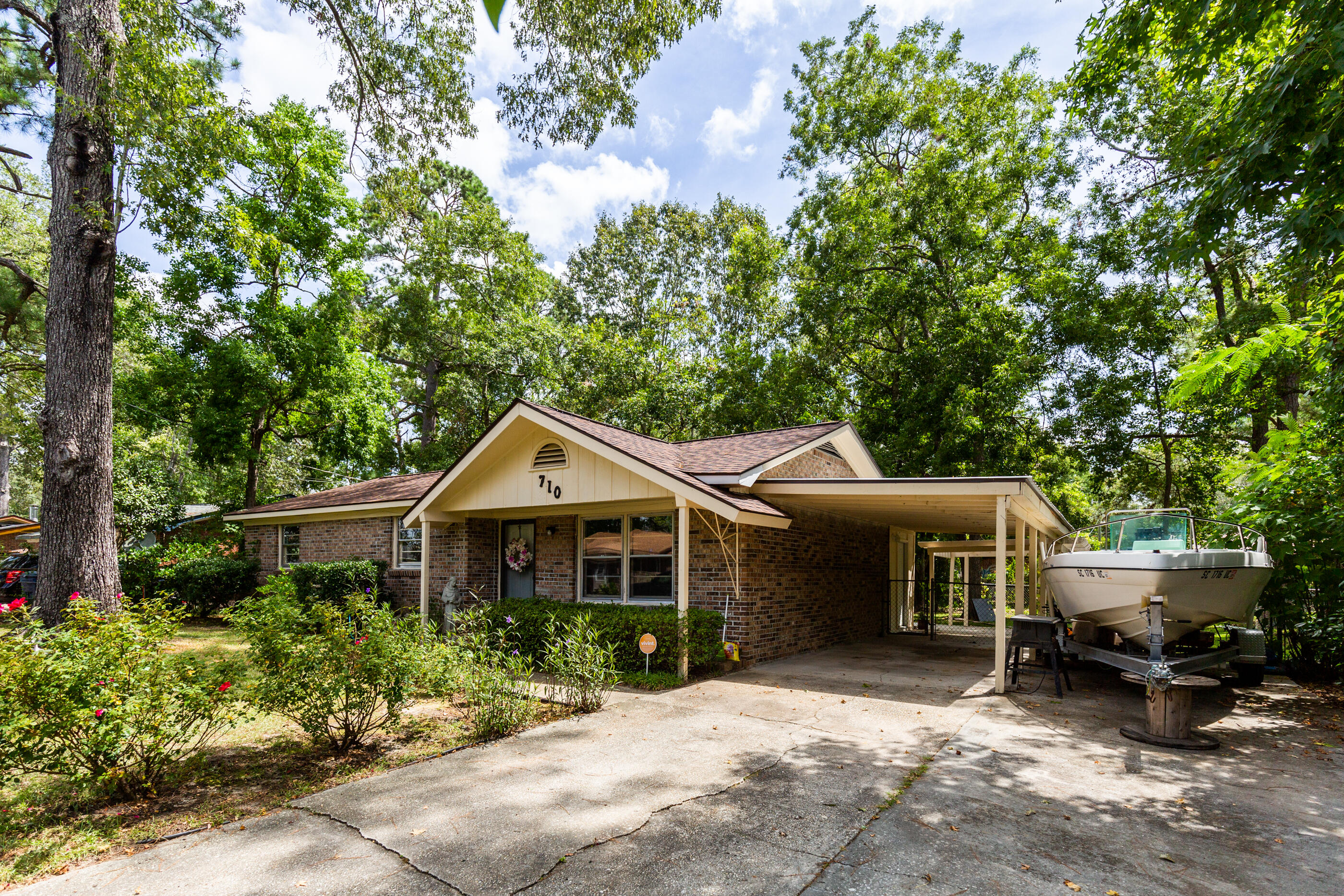 710 Hoss Road Charleston, SC 29414 - Photo 3 of 41 710 Hoss-38