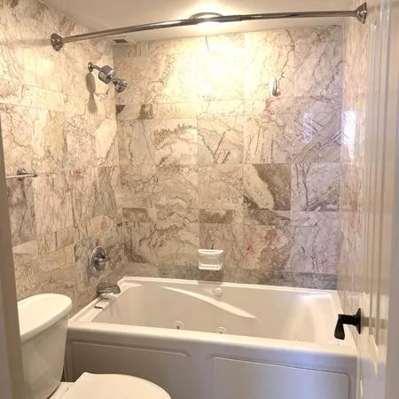 $2,400 | 3525 Sage Road, Unit 716, Houston, TX 77056