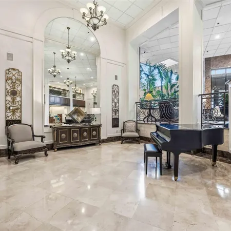 $2,400 | 3525 Sage Road, Unit 716, Houston, TX 77056