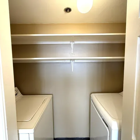 $2,400 | 3525 Sage Road, Unit 716, Houston, TX 77056