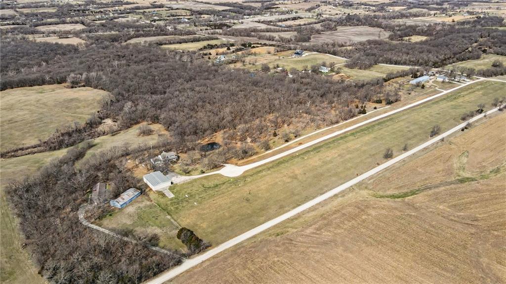 2 Hollingsworth Road Basehor, KS 66007 - Photo 3 of 5