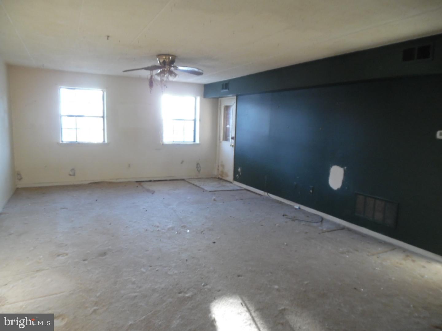 123 Riversedge Drive Norristown, PA 19403 - Photo 2 of 16 Gallery Image 2