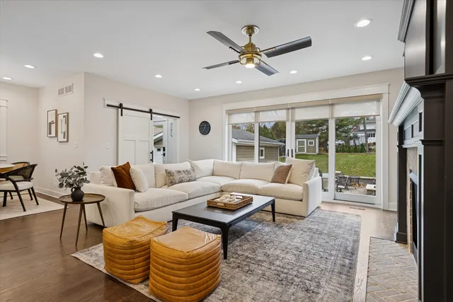 $1,290,000 | 583 Phillips Avenue, Glen Ellyn, IL 60137