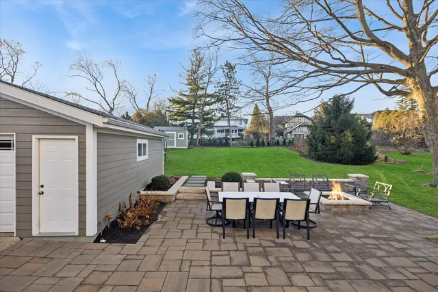 $1,290,000 | 583 Phillips Avenue, Glen Ellyn, IL 60137
