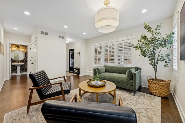 $1,290,000 | 583 Phillips Avenue, Glen Ellyn, IL 60137