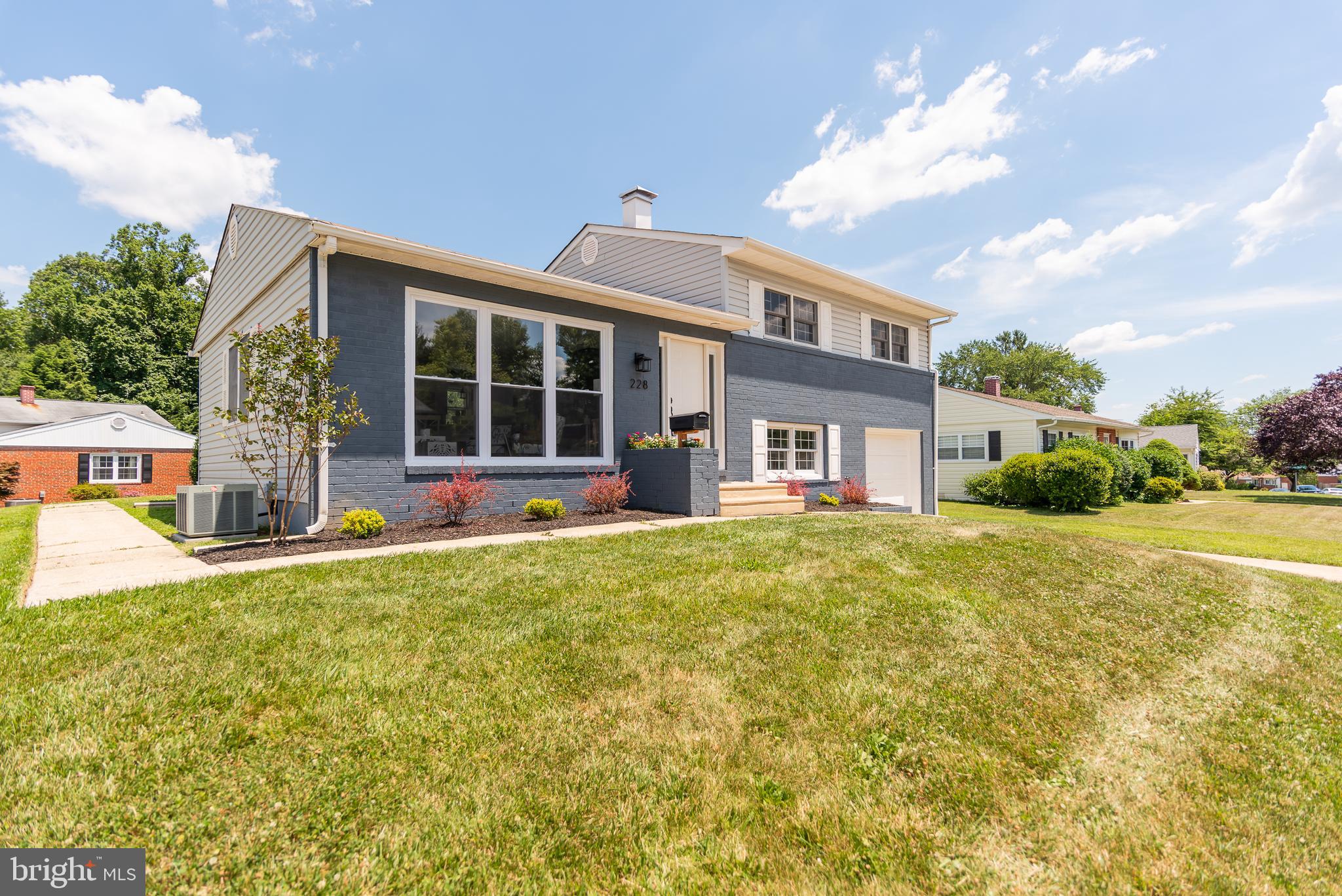 228 Quaker Ridge Road Lutherville-Timonium, MD 21093 - Photo 4 of 30