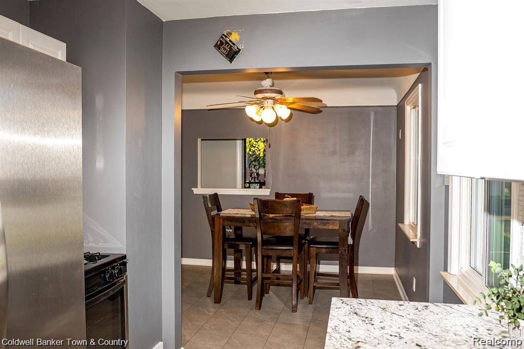 21260 Ridgedale Street Oak Park, MI 48237 - Photo 8 of 23