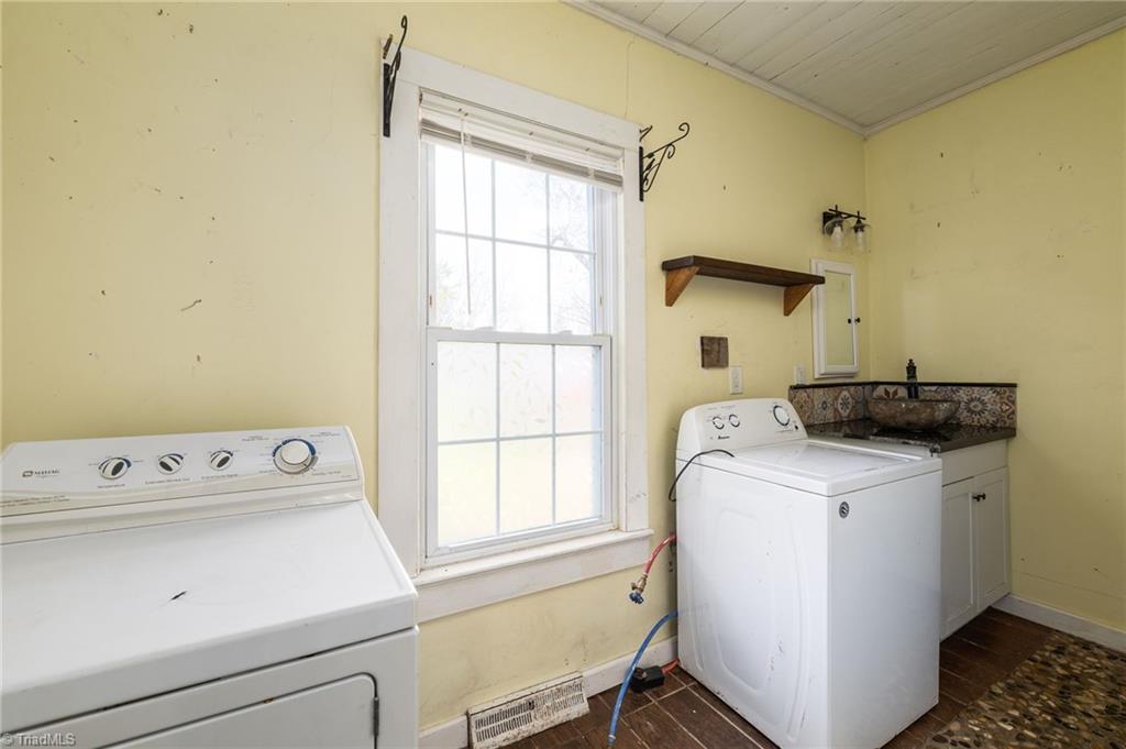 939 Webb Road Madison, NC 27025 - Photo 20 of 30 Gallery Image 20