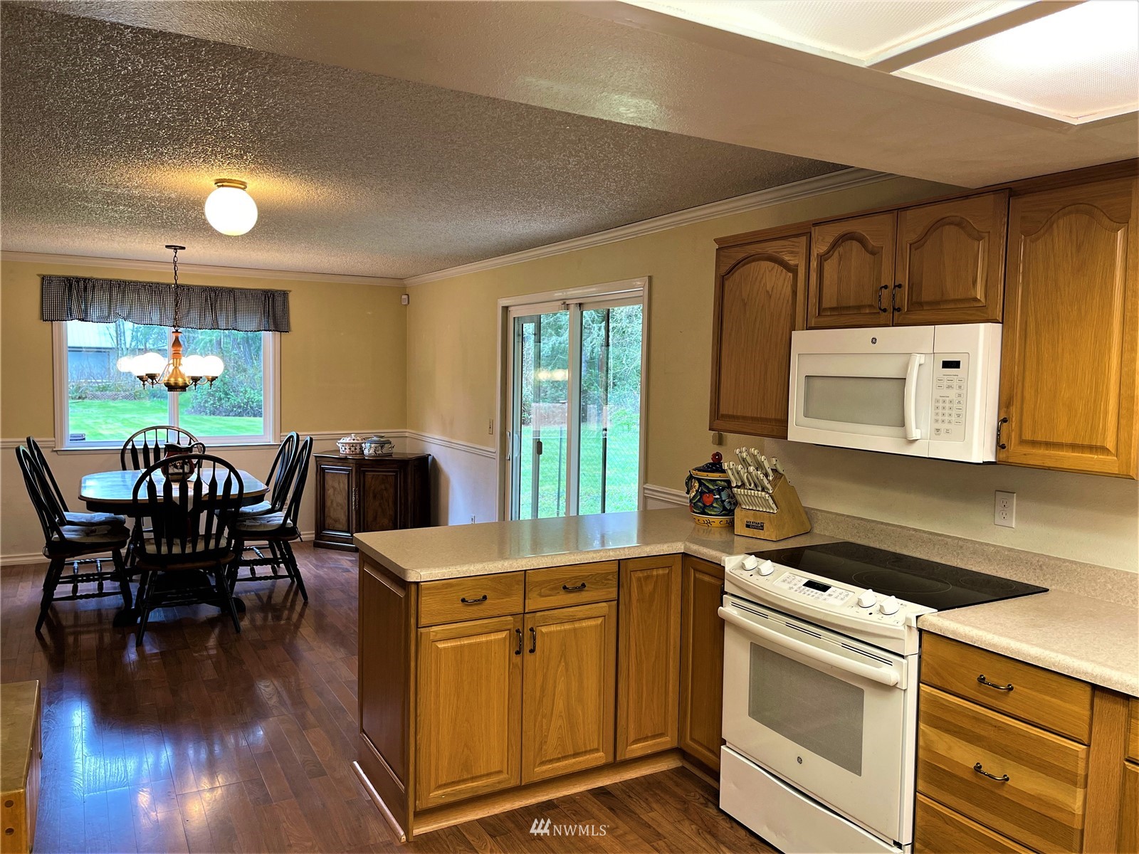 14380 Starr Road Southeast Olalla, WA 98359 - Photo 9 of 27 Gallery Image 9