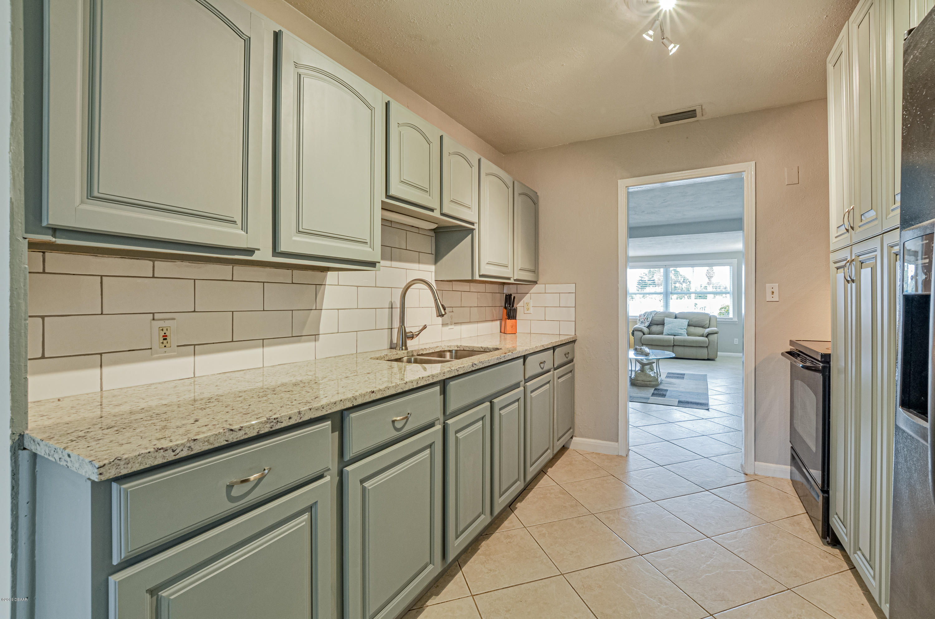 107 Milton Road Daytona Beach, FL 32118 - Photo 8 of 83 DSC_0078