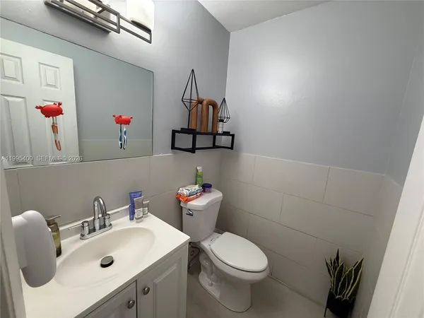 $2,450 | 328 Northwest 47th Street, Deerfield Beach, FL 33064