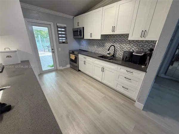 $2,450 | 328 Northwest 47th Street, Deerfield Beach, FL 33064