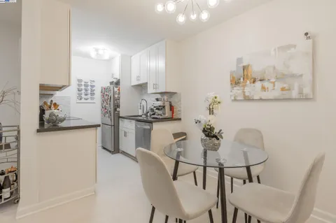 $515,000 | 408 Boardwalk Avenue, Unit 1, San Bruno, CA 94066