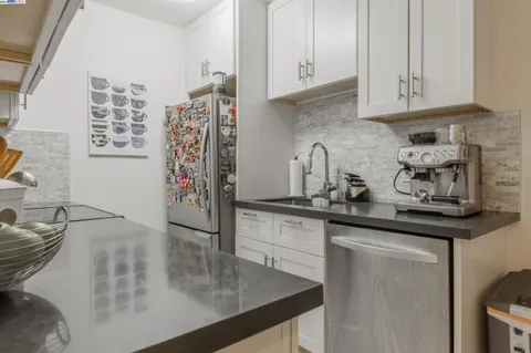 $515,000 | 408 Boardwalk Avenue, Unit 1, San Bruno, CA 94066