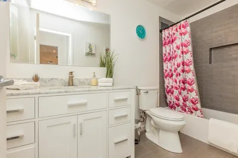 $515,000 | 408 Boardwalk Avenue, Unit 1, San Bruno, CA 94066