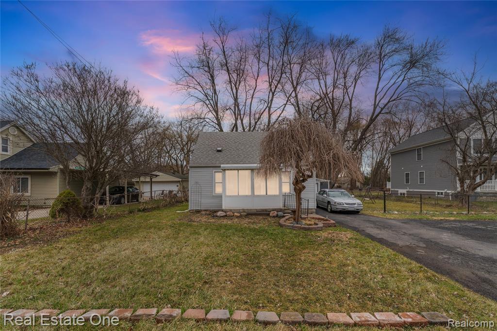 26170 Wick Road Taylor, MI 48180 - Photo 1 of 16