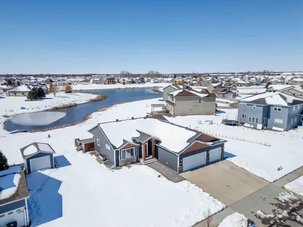 $515,000 | 3825 16th Street South, Moorhead, MN 56560