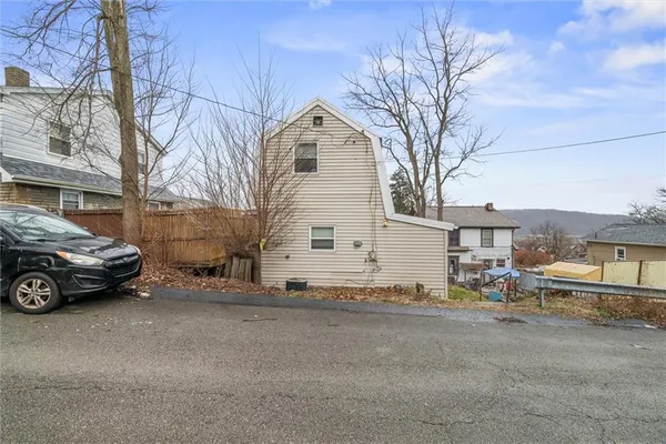 $50,000 | 2004 Woodmont Avenue, New Kensington, PA 15068