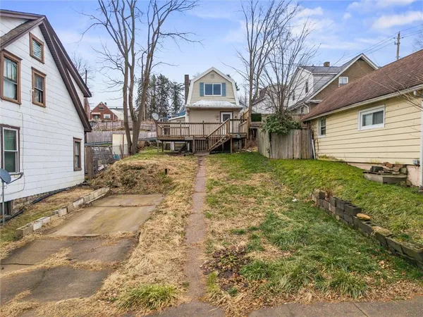 $50,000 | 2004 Woodmont Avenue, New Kensington, PA 15068