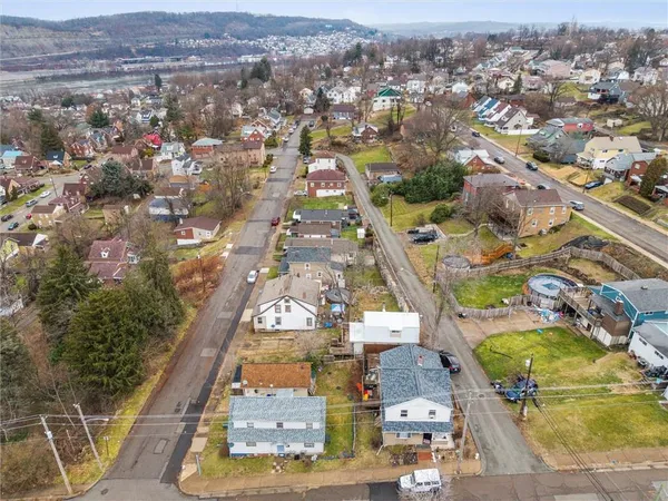 $50,000 | 2004 Woodmont Avenue, New Kensington, PA 15068