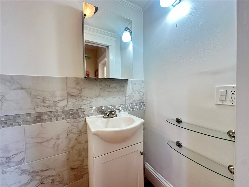 181 Cole Avenue, Unit 2 Providence, RI 02906 - Photo 33 of 47