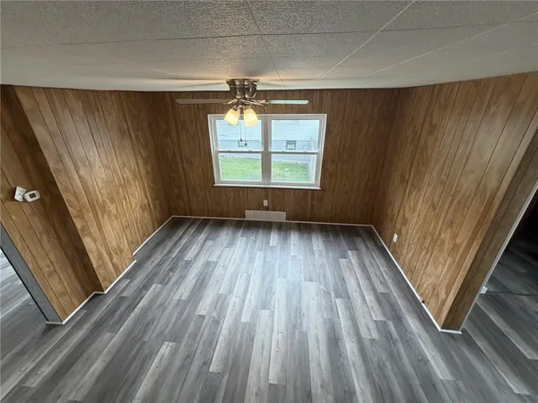 $1,100 | 1154 Eisenhower Drive, Russellton, PA 15076