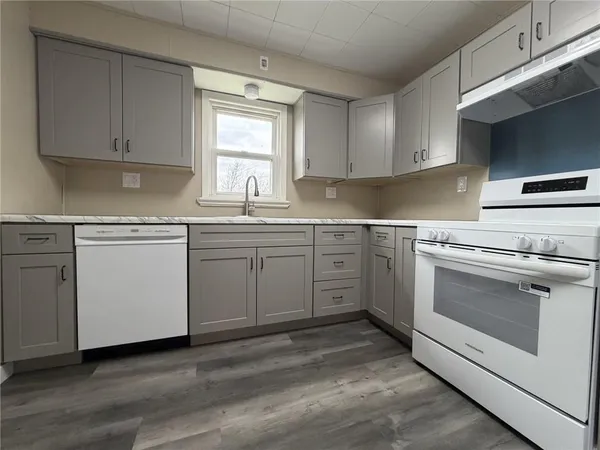 $1,100 | 1154 Eisenhower Drive, Russellton, PA 15076